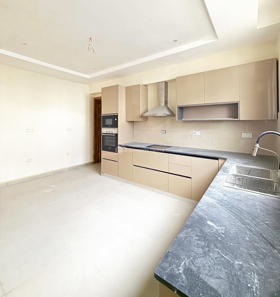 2 Bedroom Apartment, Lekki Phase 1, Lekki, Lagos, Flat / Apartment for Sale
