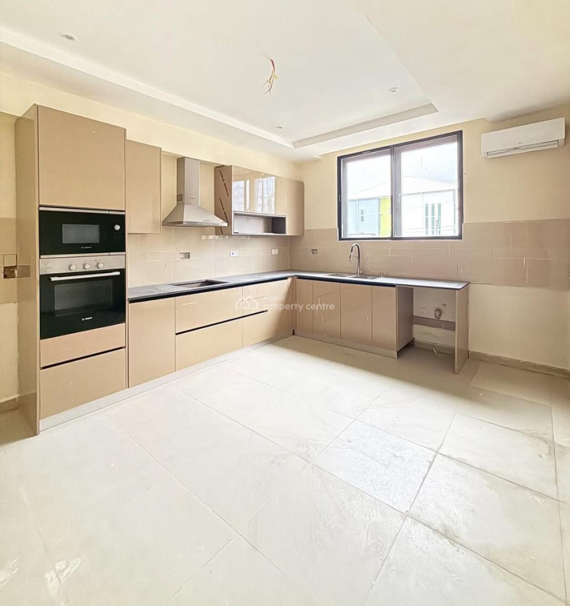 2 Bedroom Apartment, Lekki Phase 1, Lekki, Lagos, Flat / Apartment for Sale
