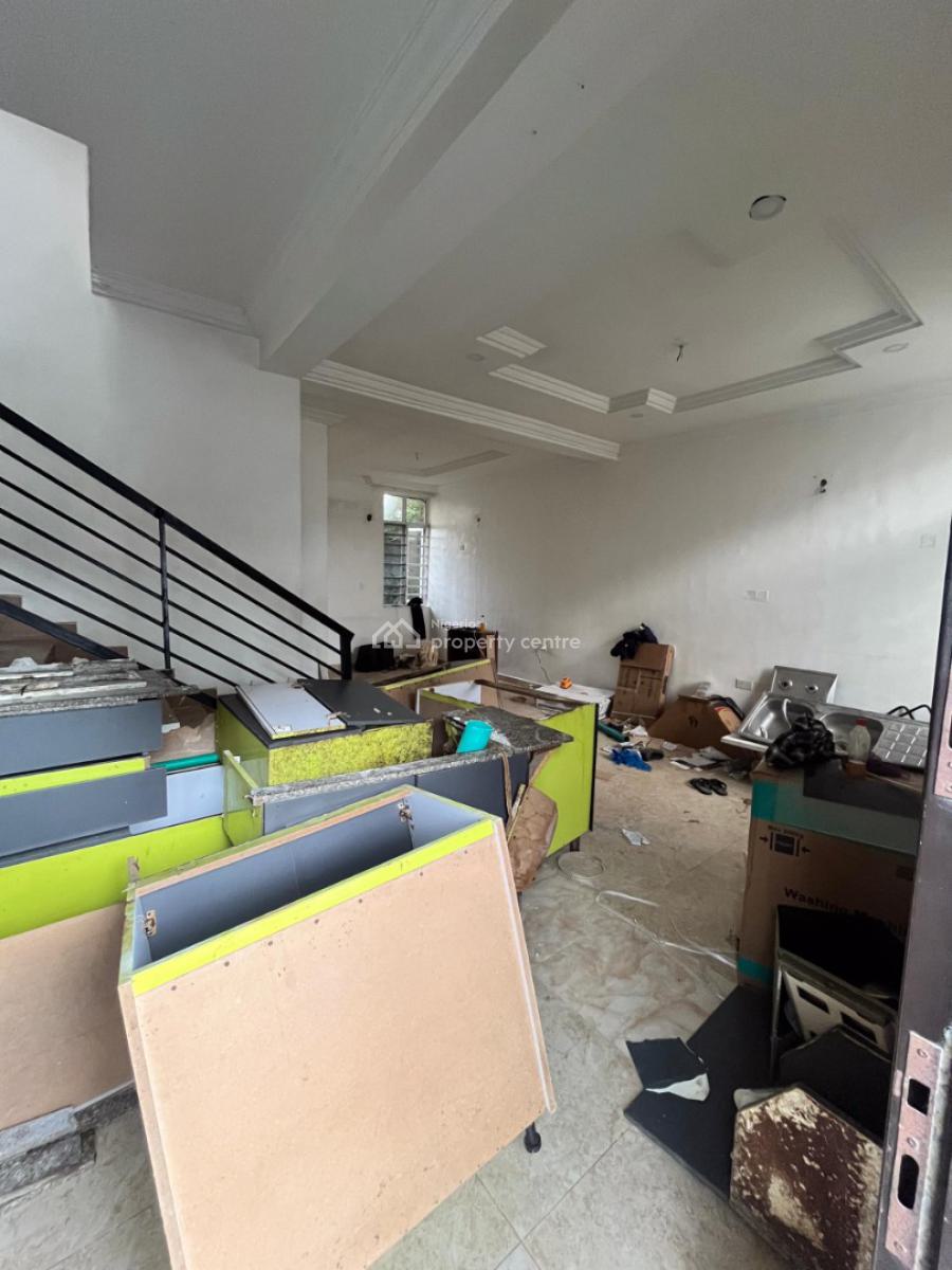 Spacious 4-bedroom Apartment, Off Oniru Market Road, Lekki Right, Oniru, Victoria Island (vi), Lagos, Terraced Duplex for Rent
