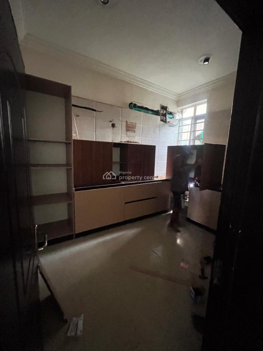 Spacious 4-bedroom Apartment, Off Oniru Market Road, Lekki Right, Oniru, Victoria Island (vi), Lagos, Terraced Duplex for Rent