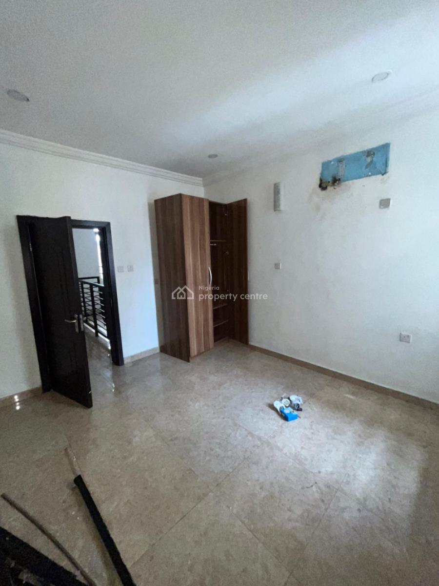 Spacious 4-bedroom Apartment, Off Oniru Market Road, Lekki Right, Oniru, Victoria Island (vi), Lagos, Terraced Duplex for Rent