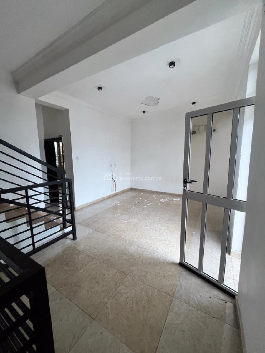 Spacious 4-bedroom Apartment, Off Oniru Market Road, Lekki Right, Oniru, Victoria Island (vi), Lagos, Terraced Duplex for Rent