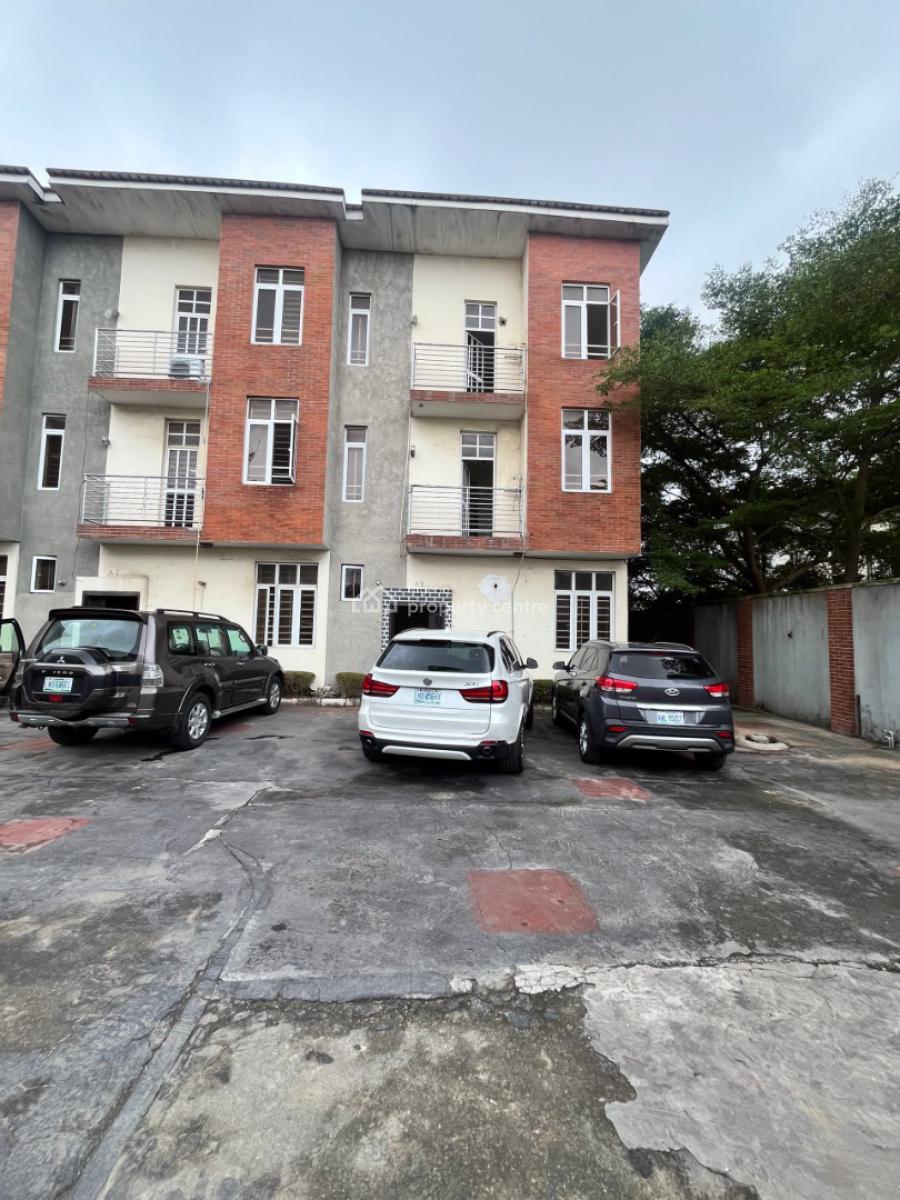 Spacious 4-bedroom Apartment, Off Oniru Market Road, Lekki Right, Oniru, Victoria Island (vi), Lagos, Terraced Duplex for Rent