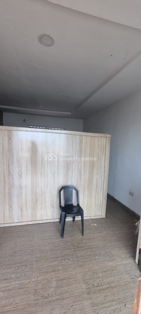 Spacious 3rd Floor Shop Facing The Road Side, Orchid Road, Lekki, Lagos, Shop for Rent