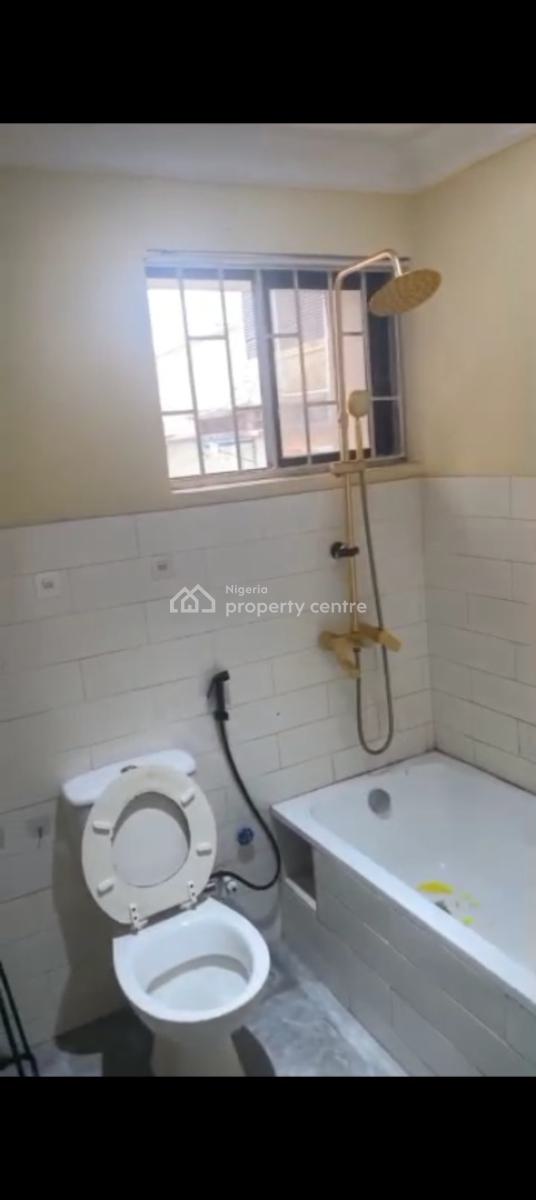 Serviced Room Self Contained,, Off Ligali Ayorinde Street, Victoria Island (vi), Lagos, Self Contain (single Rooms) for Rent