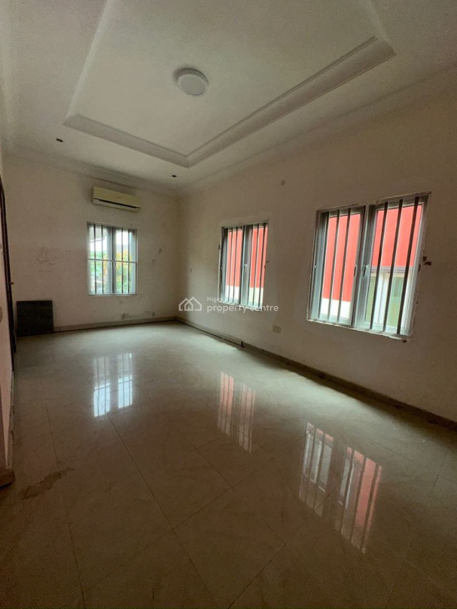 4 Bedroom Terrace Duplex in a Spacious Compound, Lekki Phase 1, Lekki, Lagos, Terraced Duplex for Rent