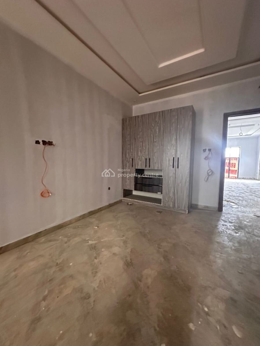 2 Bedroom Apartments in a  Spacious Compound, Lekki Phase 1, Lekki, Lagos, Flat / Apartment for Rent