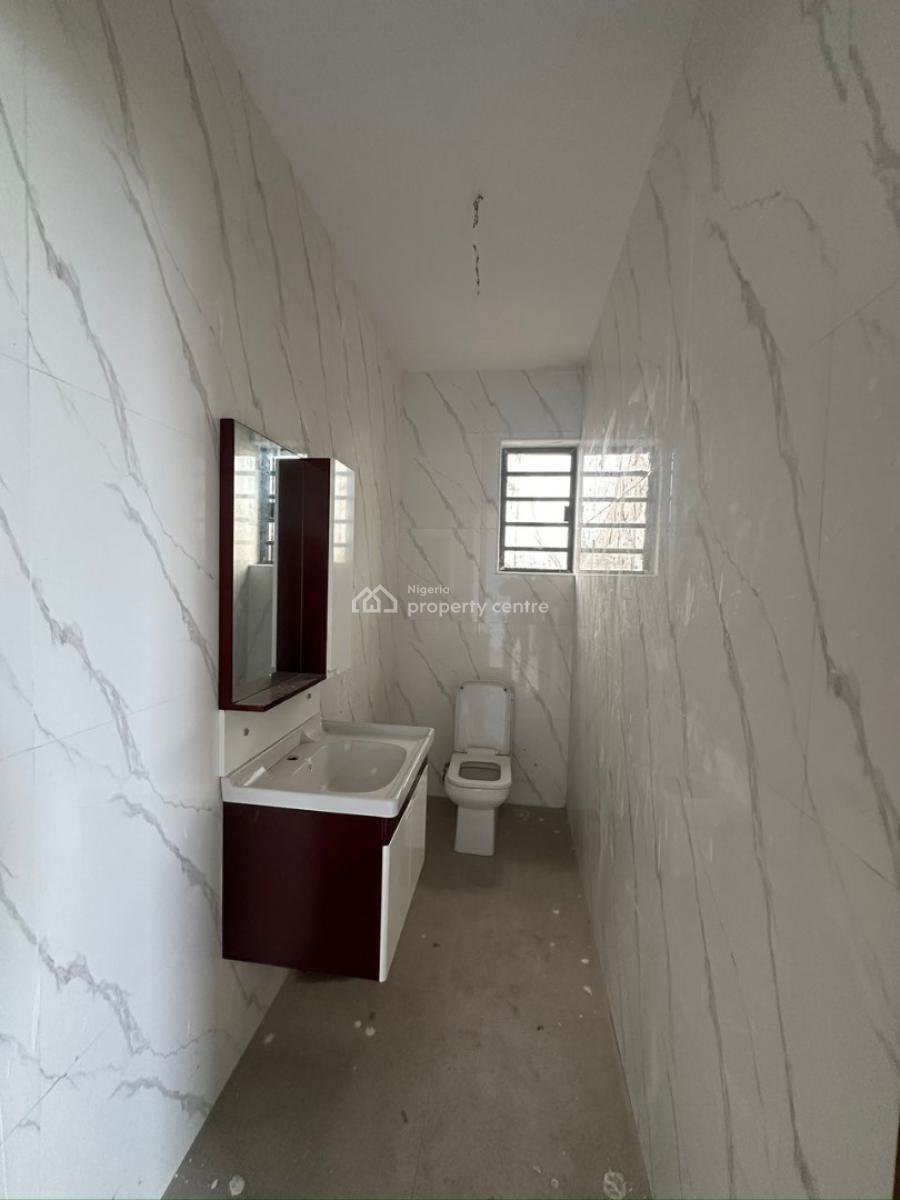 2 Bedroom Apartments in a  Spacious Compound, Lekki Phase 1, Lekki, Lagos, Flat / Apartment for Rent