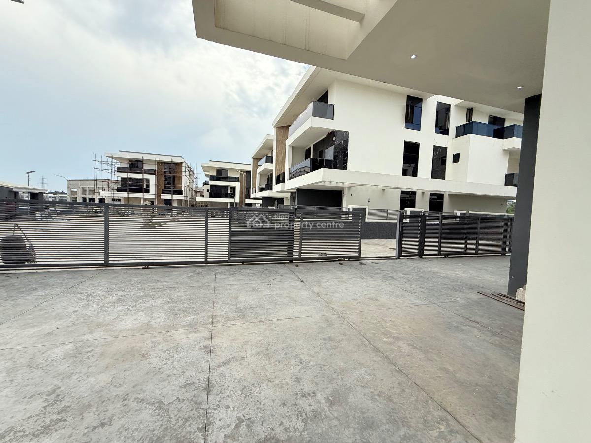 Luxurious 6-bedroom Detached House, Guzape District, Abuja, Detached Duplex for Sale