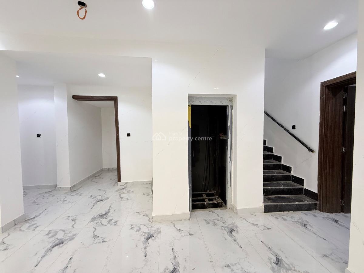 Luxurious 6-bedroom Detached House, Guzape District, Abuja, Detached Duplex for Sale