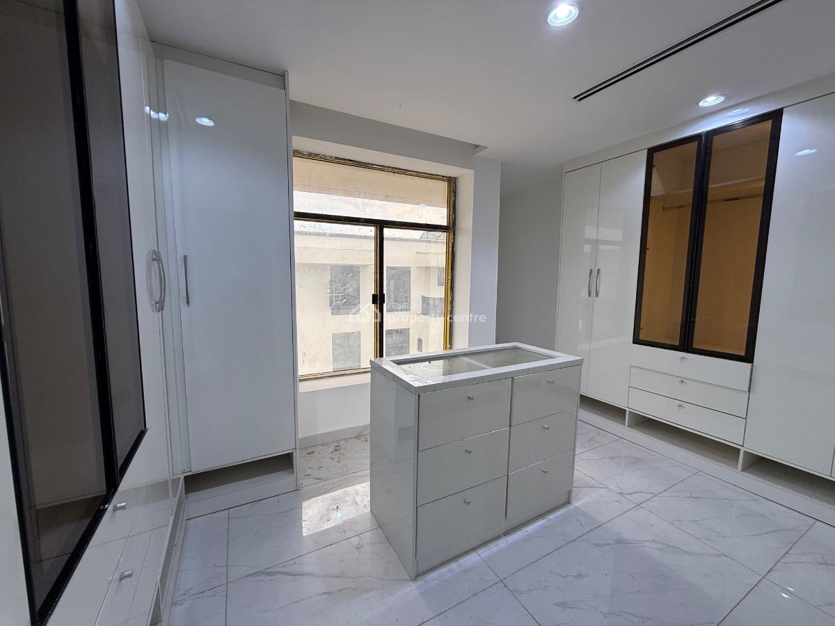 Luxurious 6-bedroom Detached House, Guzape District, Abuja, Detached Duplex for Sale