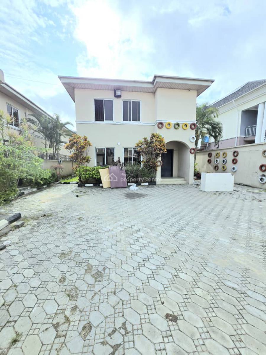 Spacious 4-bedroom Detached House + 2 Rooms Bq, Lekki Phase 1, Lekki, Lagos, Office Space for Rent