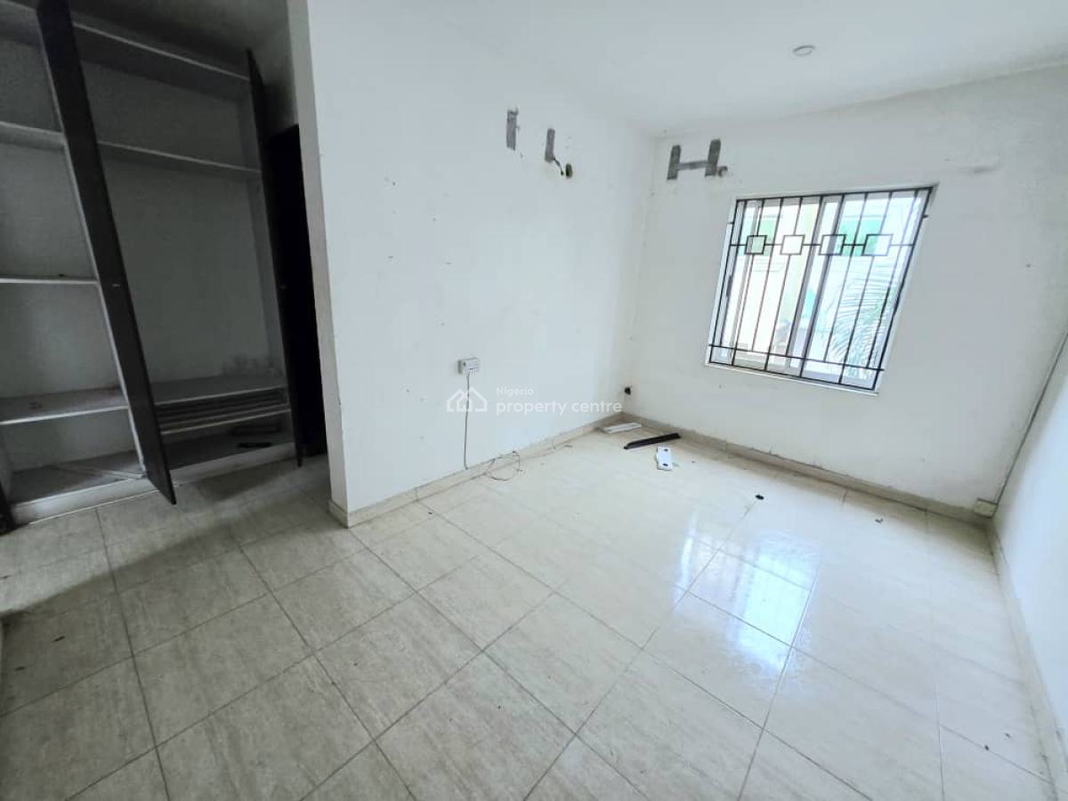 Spacious 4-bedroom Detached House + 2 Rooms Bq, Lekki Phase 1, Lekki, Lagos, Office Space for Rent