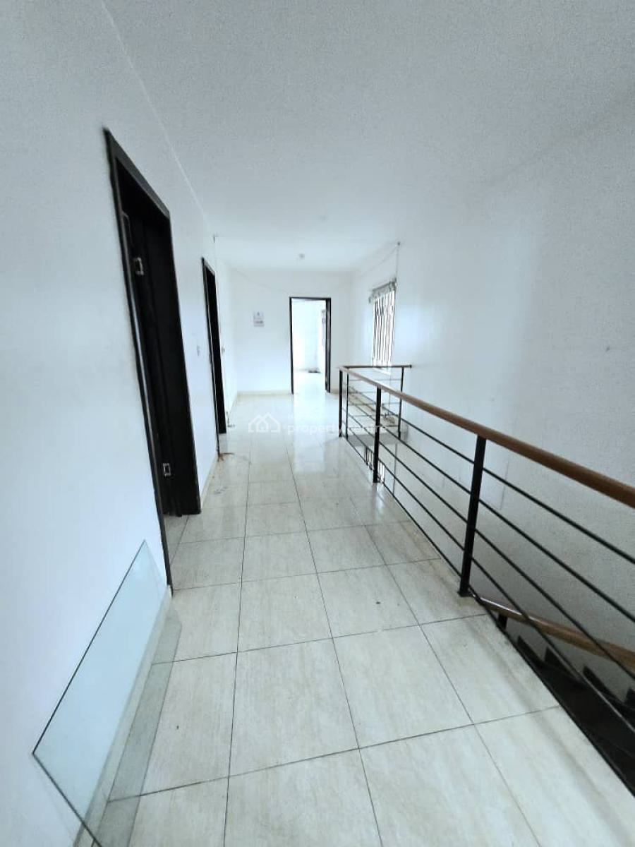 Spacious 4-bedroom Detached House + 2 Rooms Bq, Lekki Phase 1, Lekki, Lagos, Office Space for Rent