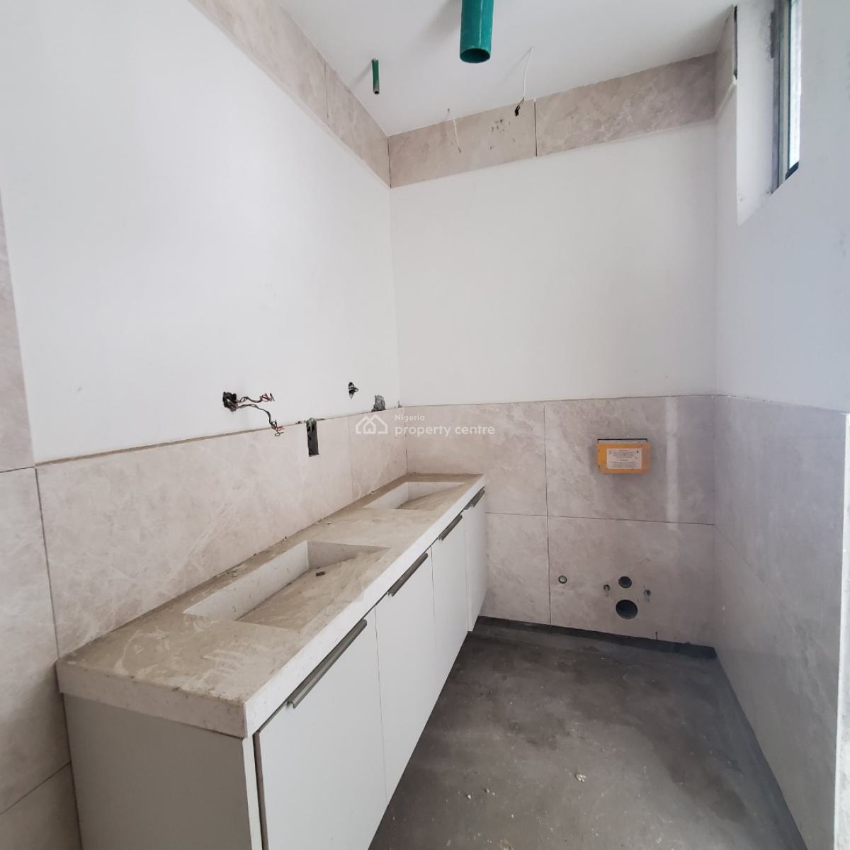 Amazing 4 Bedroom Maisonette with a Pool Elevator and Gym., Lekki Phase 1, Lekki, Lagos, Flat / Apartment for Sale