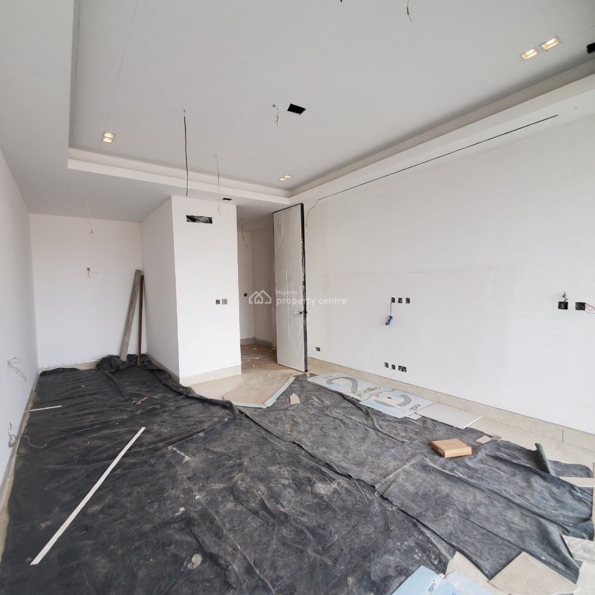 Amazing 4 Bedroom Maisonette with a Pool Elevator and Gym., Lekki Phase 1, Lekki, Lagos, Flat / Apartment for Sale
