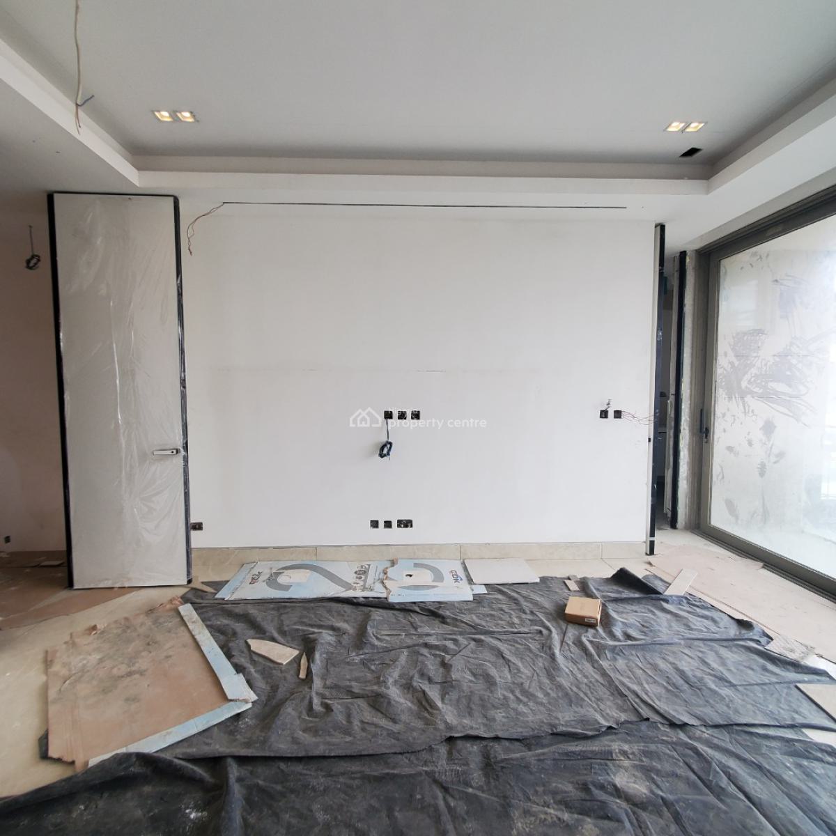 Amazing 4 Bedroom Maisonette with a Pool Elevator and Gym., Lekki Phase 1, Lekki, Lagos, Flat / Apartment for Sale