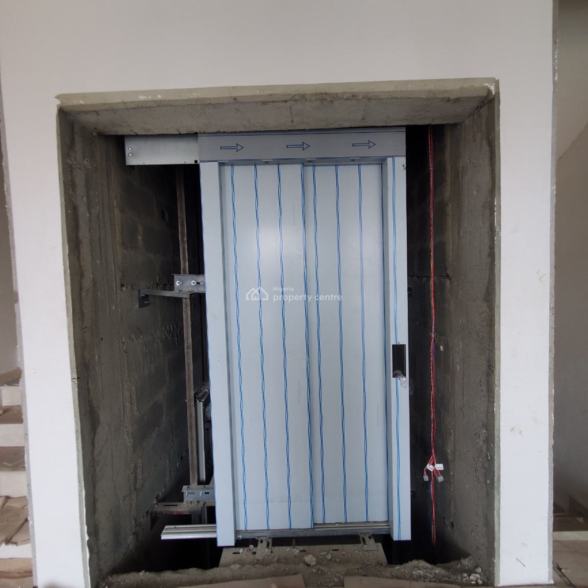 Amazing 4 Bedroom Maisonette with a Pool Elevator and Gym., Lekki Phase 1, Lekki, Lagos, Flat / Apartment for Sale
