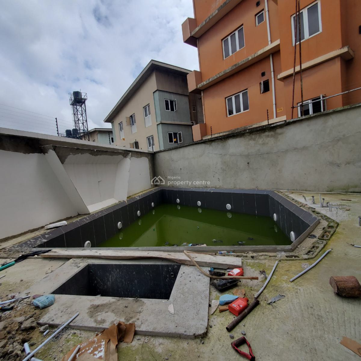 Amazing 4 Bedroom Maisonette with a Pool Elevator and Gym., Lekki Phase 1, Lekki, Lagos, Flat / Apartment for Sale