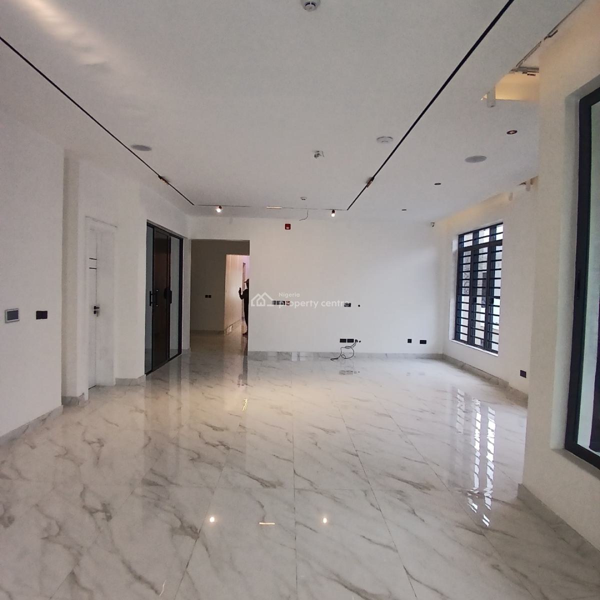 Luxury 4 Bedroom Penthouse with Elevator, Lekki Phase 1, Lekki, Lagos, Block of Flats for Sale