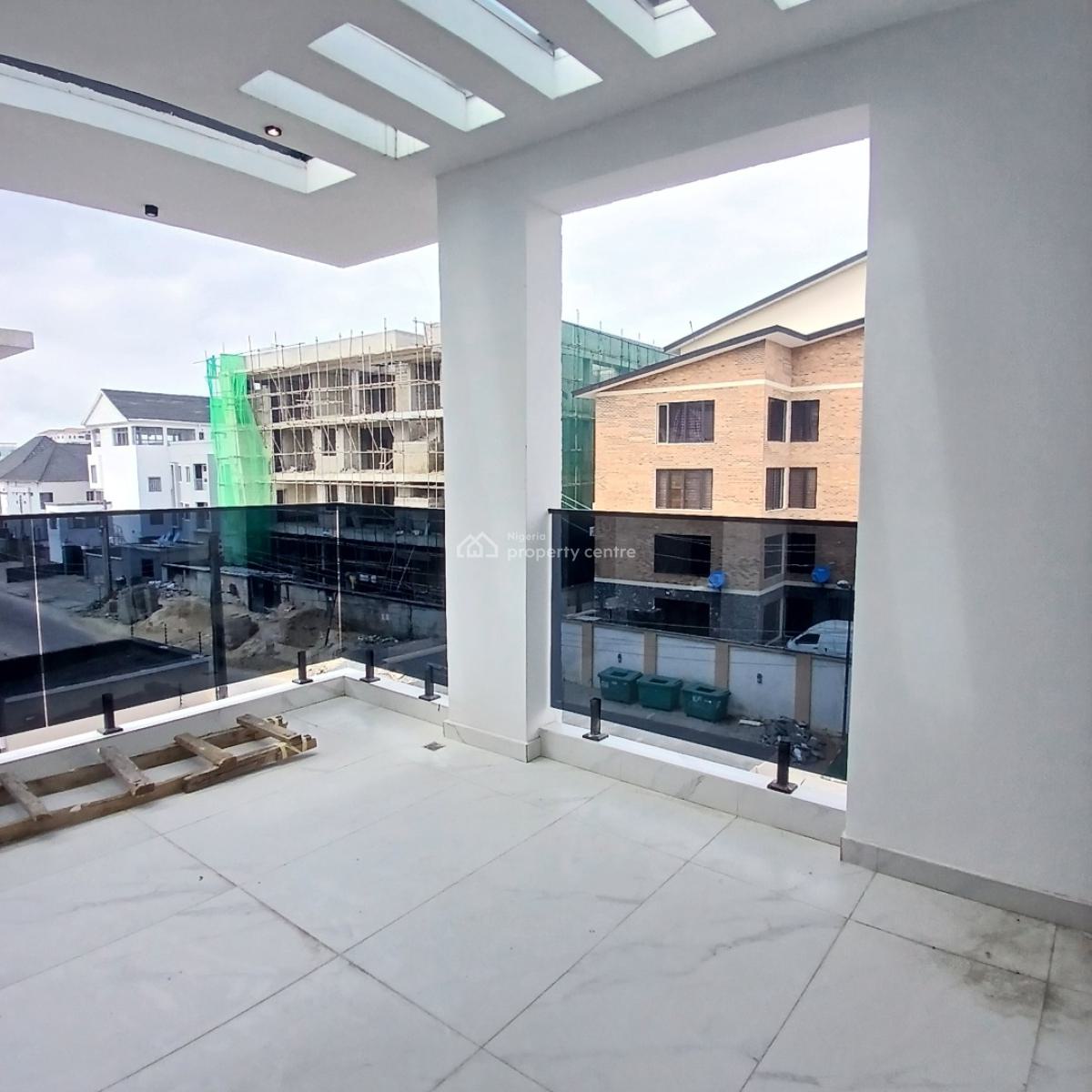 Luxury 4 Bedroom Penthouse with Elevator, Lekki Phase 1, Lekki, Lagos, Block of Flats for Sale