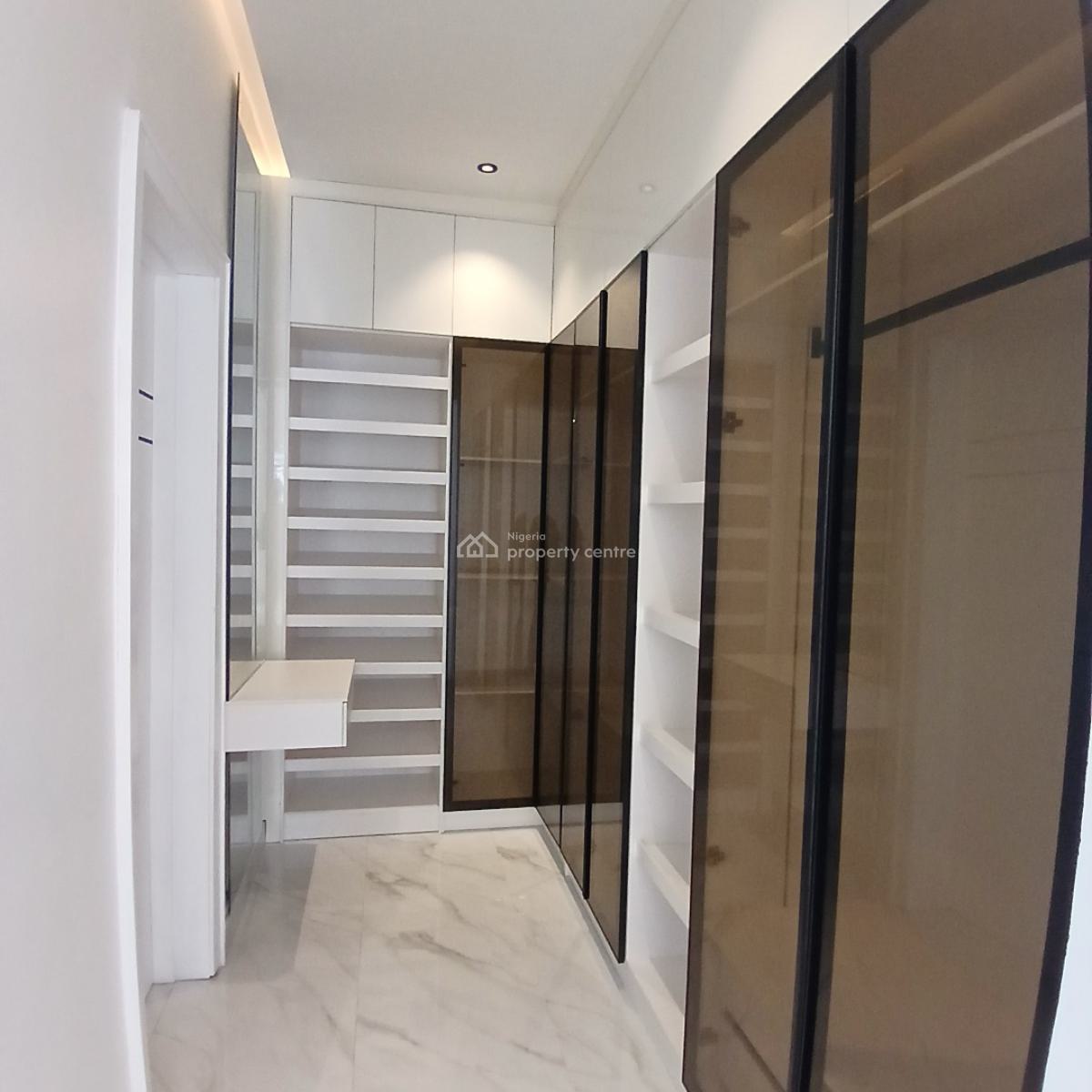 Luxury 4 Bedroom Penthouse with Elevator, Lekki Phase 1, Lekki, Lagos, Block of Flats for Sale