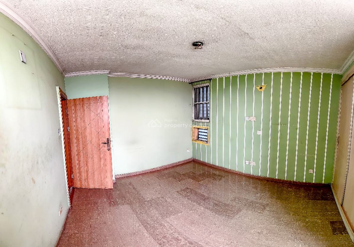 Spacious 3 Bedroom Apartment on The 11th Floor, Eric Moore Towers, Eric Moore Road, Eric Moore, Surulere, Lagos, Flat / Apartment for Sale