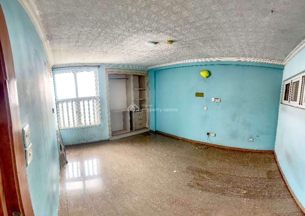 Spacious 3 Bedroom Apartment on The 11th Floor, Eric Moore Towers, Eric Moore Road, Eric Moore, Surulere, Lagos, Flat / Apartment for Sale