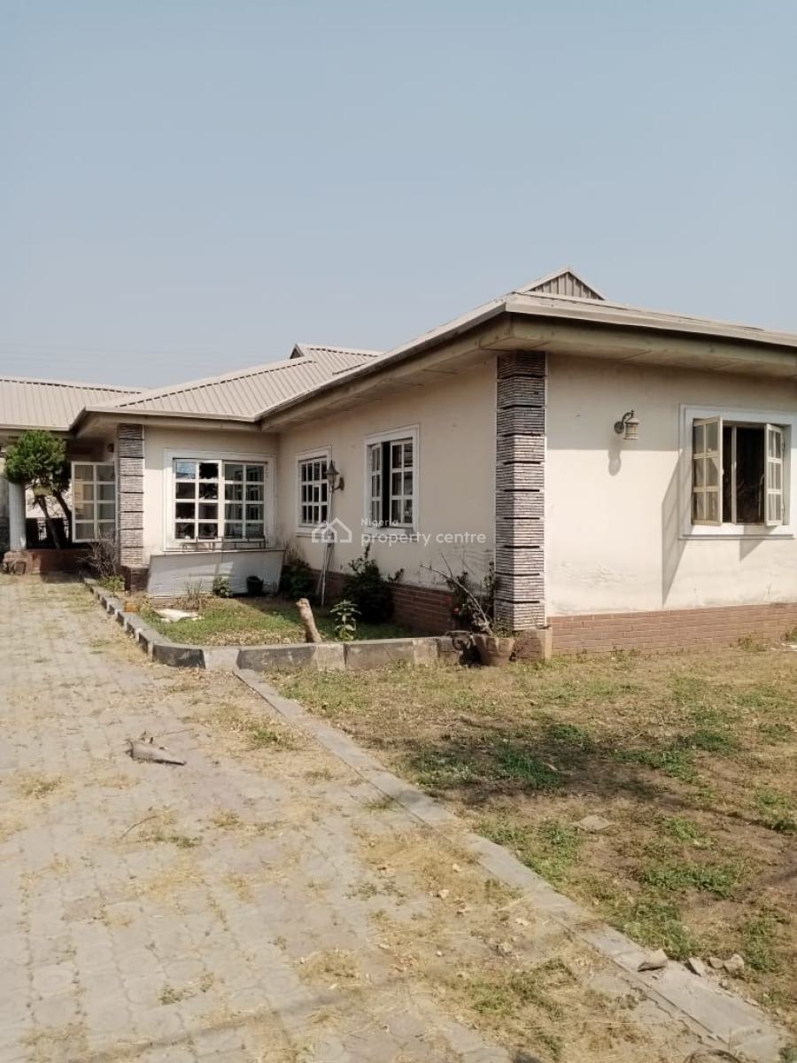a 4 Bedroom Fully Detached Bungalow Sitting on a Full Plot of Land, Old Bodija, Ibadan, Oyo, Detached Bungalow for Sale