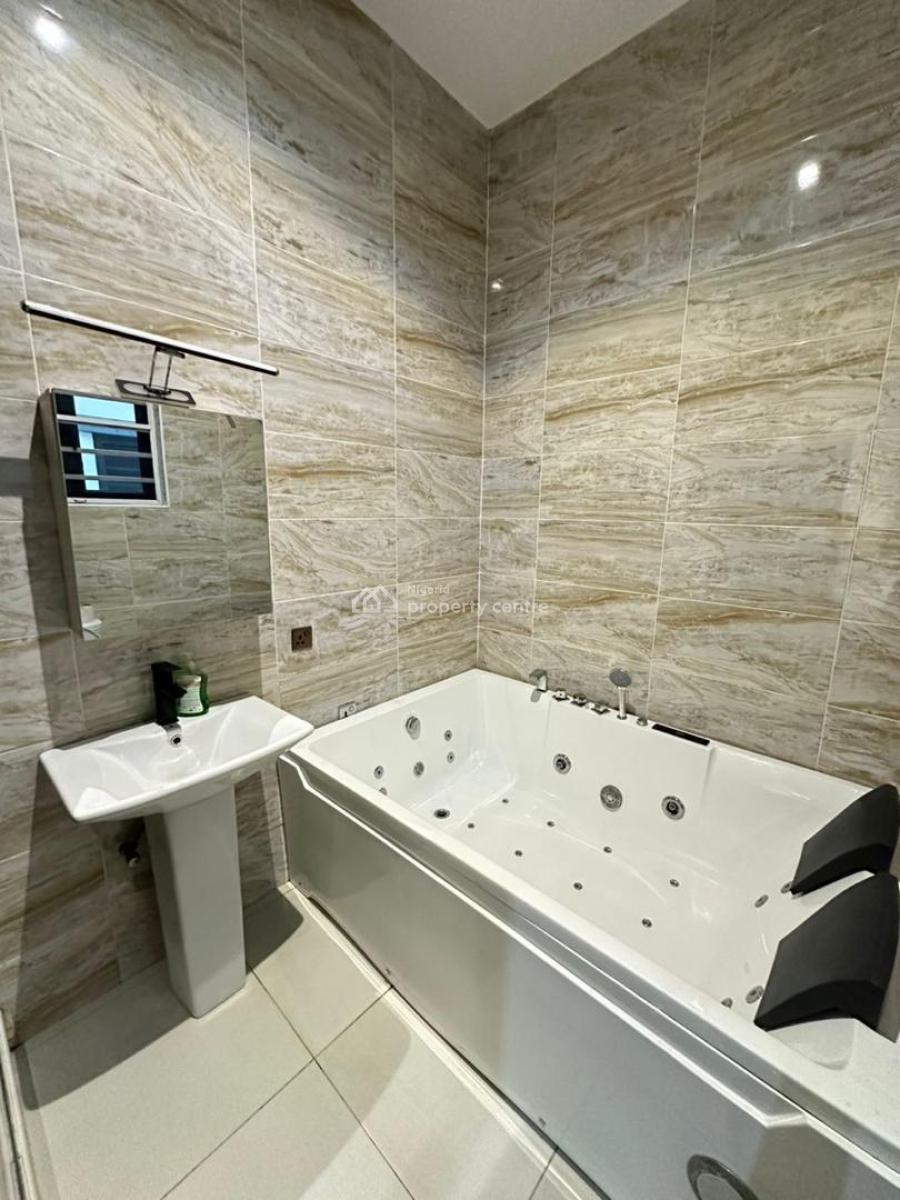 Nicely Furnished 5 Bedroom Apartment, Osapa, Lekki, Lagos, Flat / Apartment Short Let