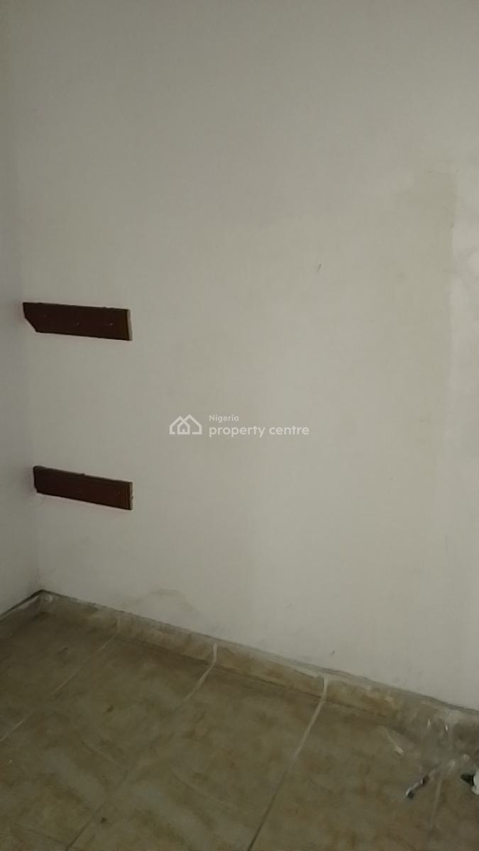 Recently Vacated and Spacious 4 Bedroom Terrace House, Behind Junaith Hotel, Sangotedo, Ajah, Lagos, Terraced Duplex for Rent