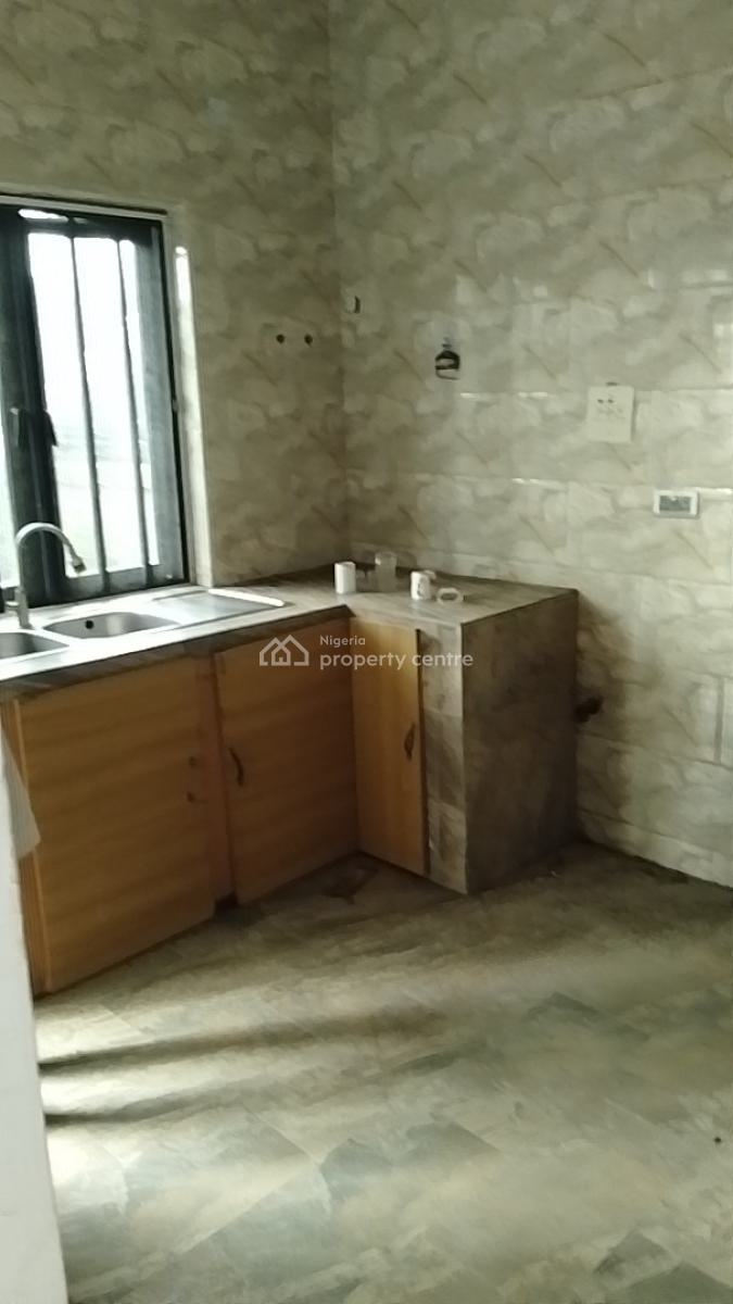 Recently Vacated and Spacious 4 Bedroom Terrace House, Behind Junaith Hotel, Sangotedo, Ajah, Lagos, Terraced Duplex for Rent