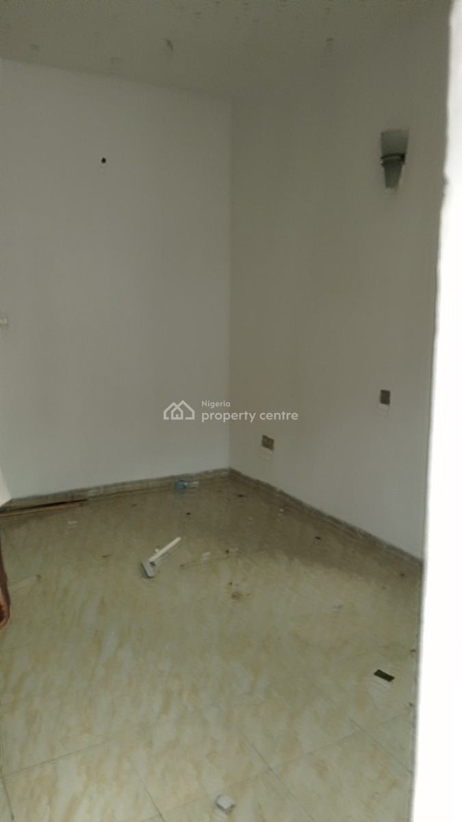 Recently Vacated and Spacious 4 Bedroom Terrace House, Behind Junaith Hotel, Sangotedo, Ajah, Lagos, Terraced Duplex for Rent
