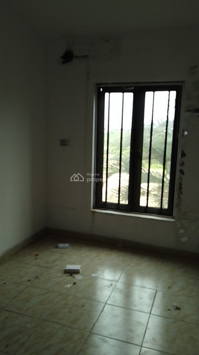 Recently Vacated and Spacious 4 Bedroom Terrace House, Behind Junaith Hotel, Sangotedo, Ajah, Lagos, Terraced Duplex for Rent