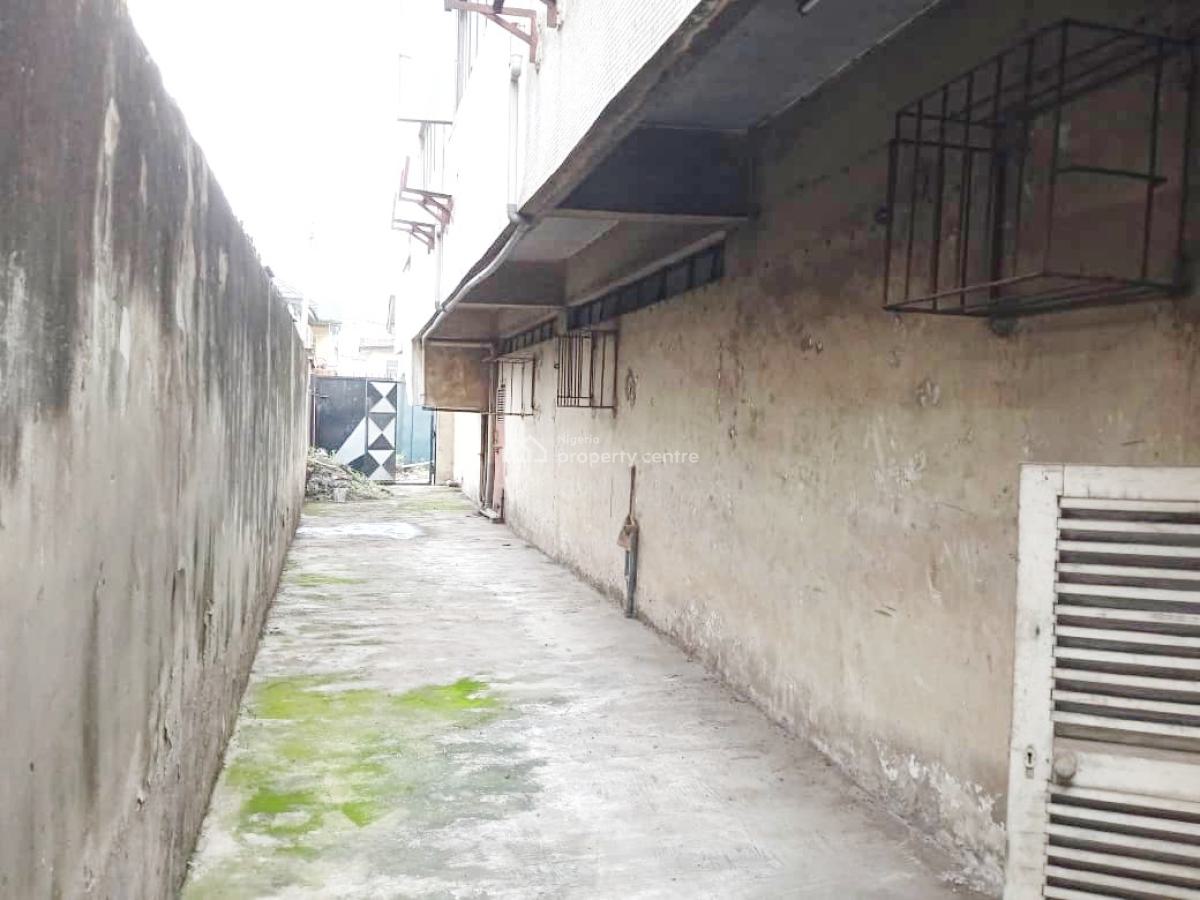 Luxury 4 Story Building, Ikeja, Lagos, Plaza / Complex / Mall for Sale