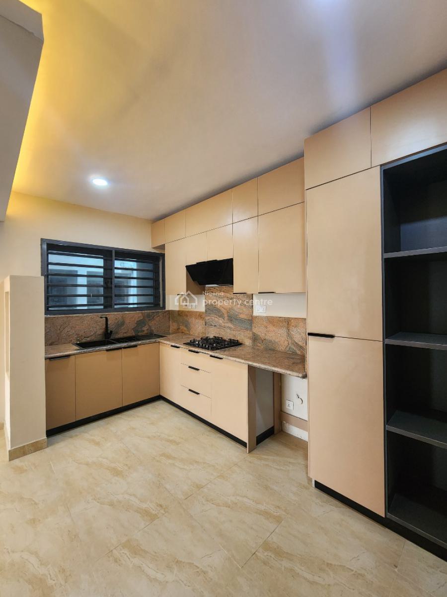 Fully Serviced 3 Bedroom Apartment W/ Bq & Elevator Good for Airbnb, Lekki Phase 1, Lekki, Lagos, Flat / Apartment for Sale
