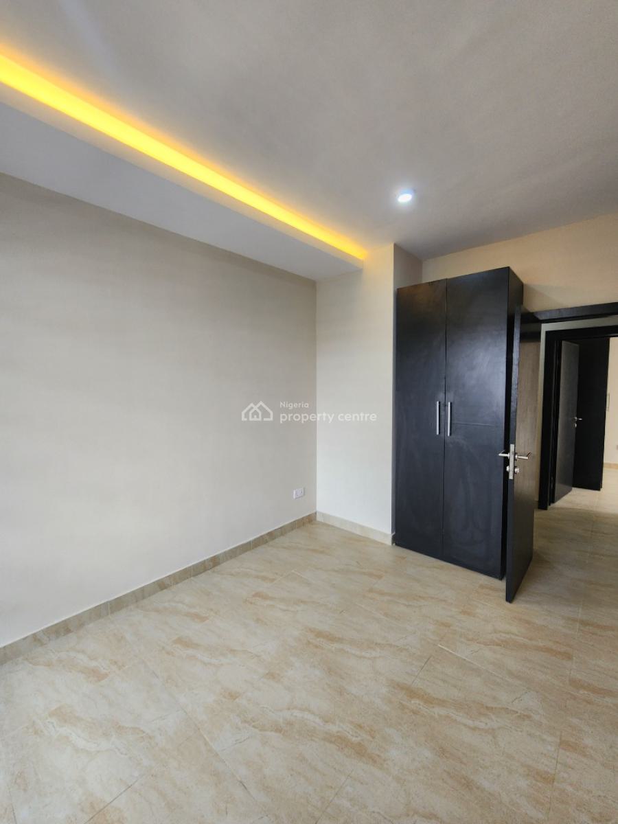 Fully Serviced 3 Bedroom Apartment W/ Bq & Elevator Good for Airbnb, Lekki Phase 1, Lekki, Lagos, Flat / Apartment for Sale