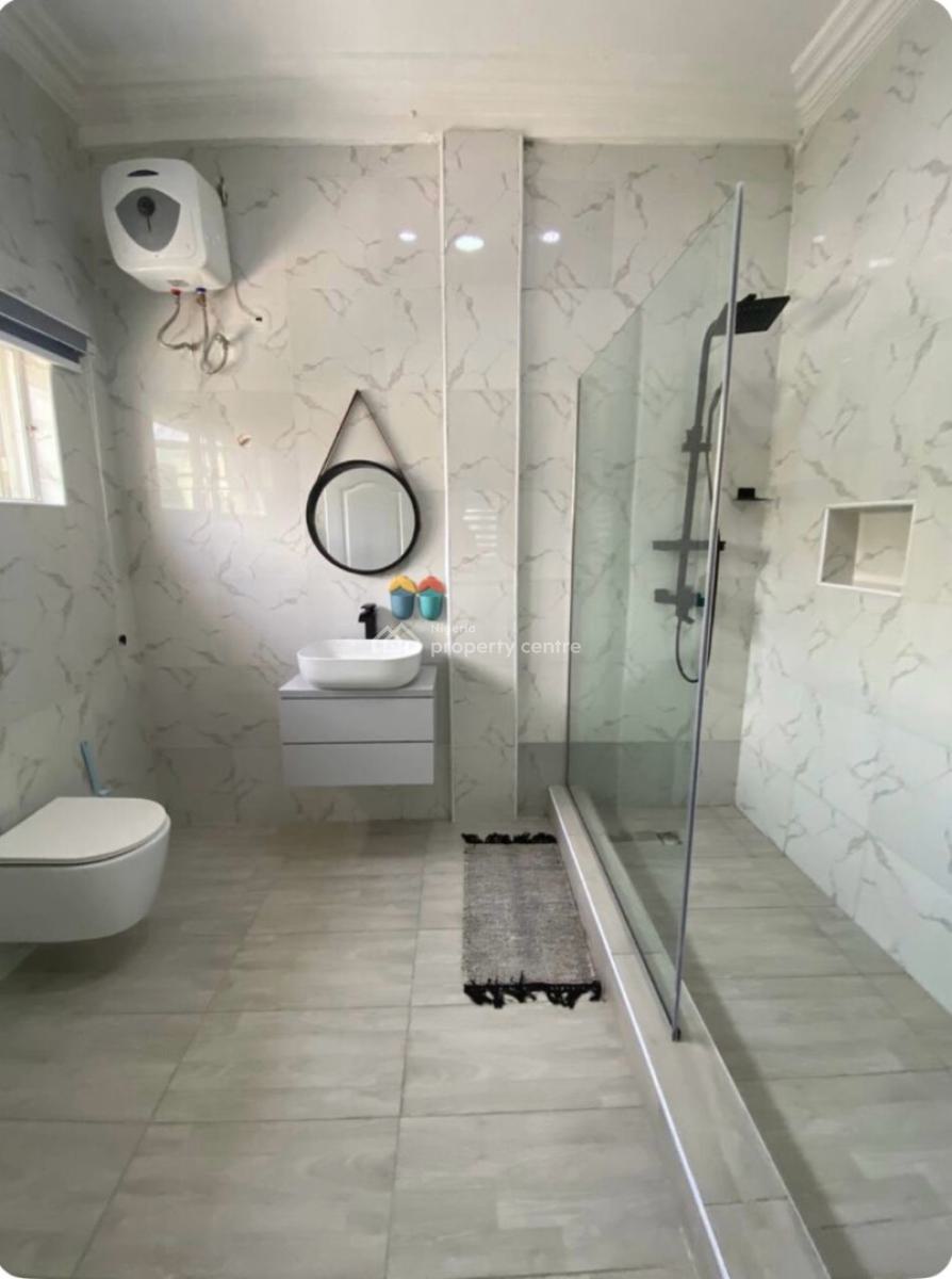 Fully Serviced 3 Bedroom Flat with Pool, Lekki Phase 1, Lekki, Lagos, Flat / Apartment for Rent