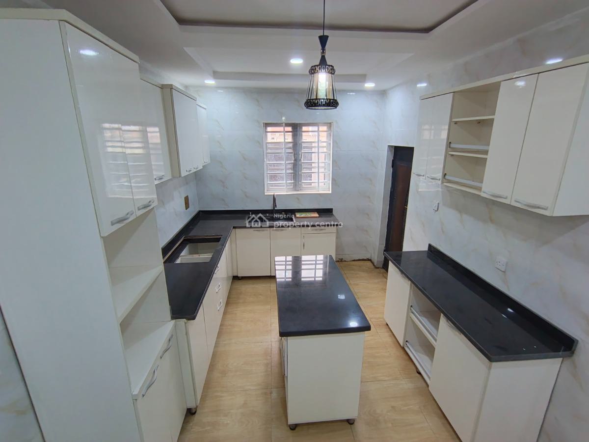 4 Bedroom Duplex, Elepe Ijede Road, Ikorodu, Lagos, Detached Duplex for Rent