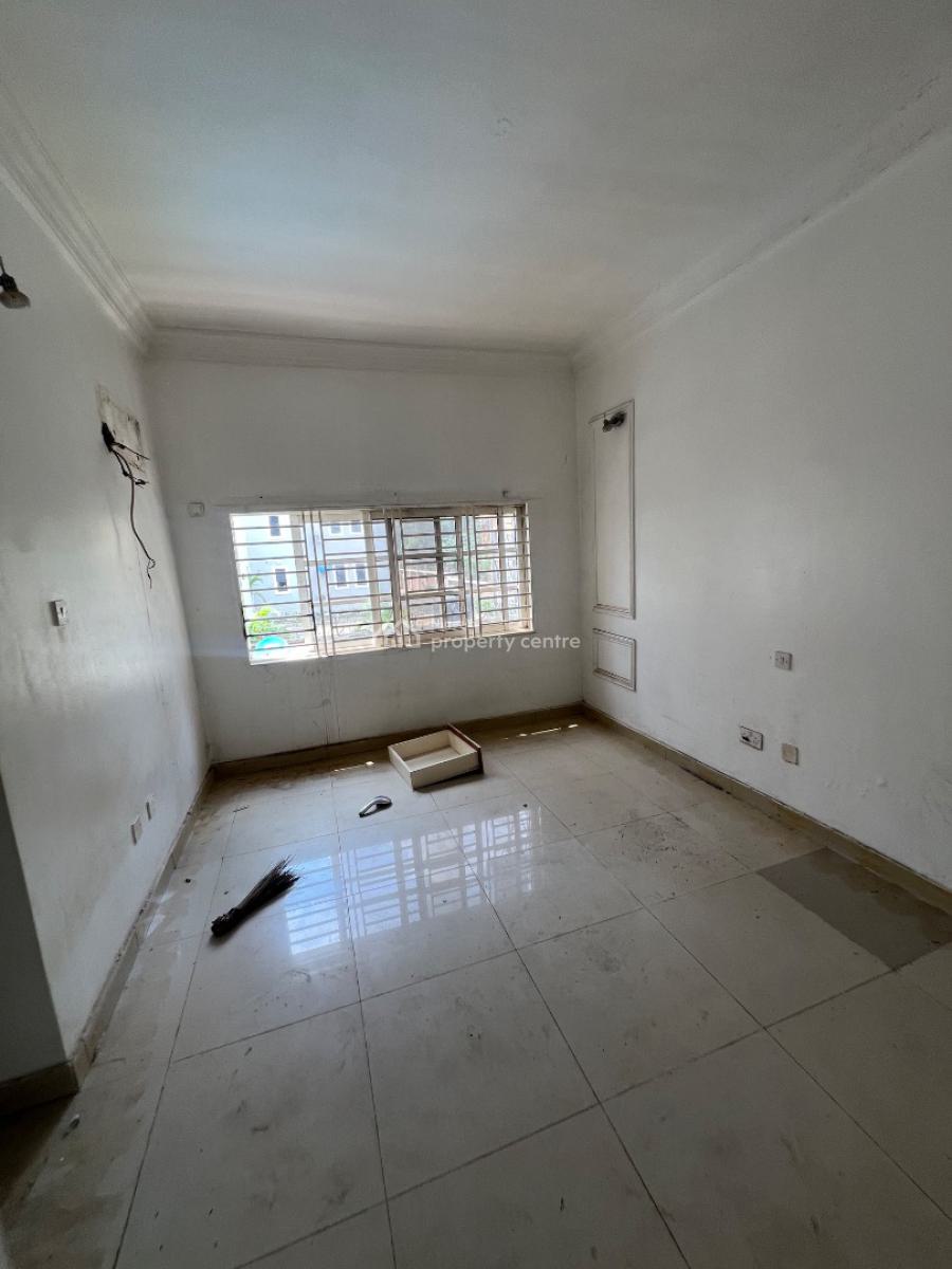 Nice 3 Bedroom Flat with Self Contain Bq, Office/resident)1st Floor, Tarred Rd, Jabi Main(by Shoprite) Tarred Road, Jabi, Abuja, Flat / Apartment for Rent