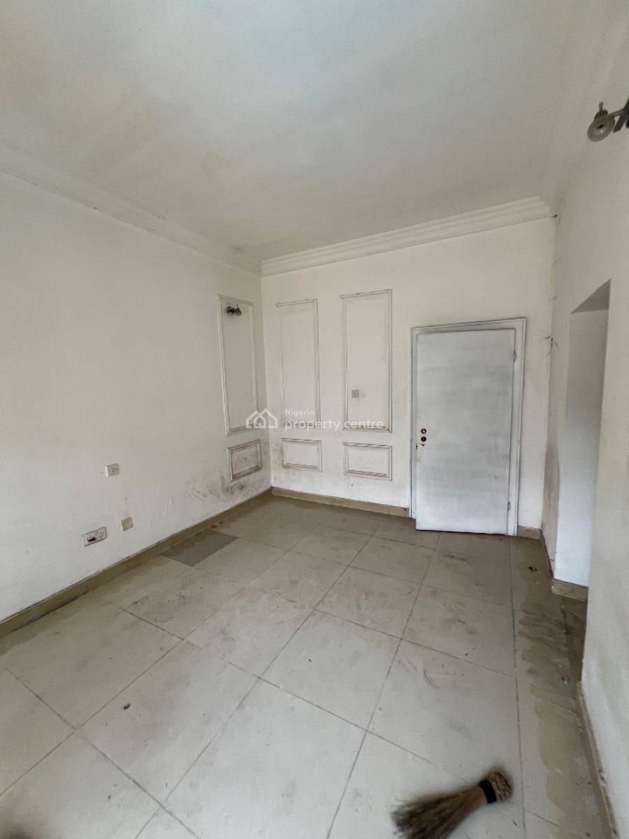 Nice 3 Bedroom Flat with Self Contain Bq, Office/resident)1st Floor, Tarred Rd, Jabi Main(by Shoprite) Tarred Road, Jabi, Abuja, Flat / Apartment for Rent
