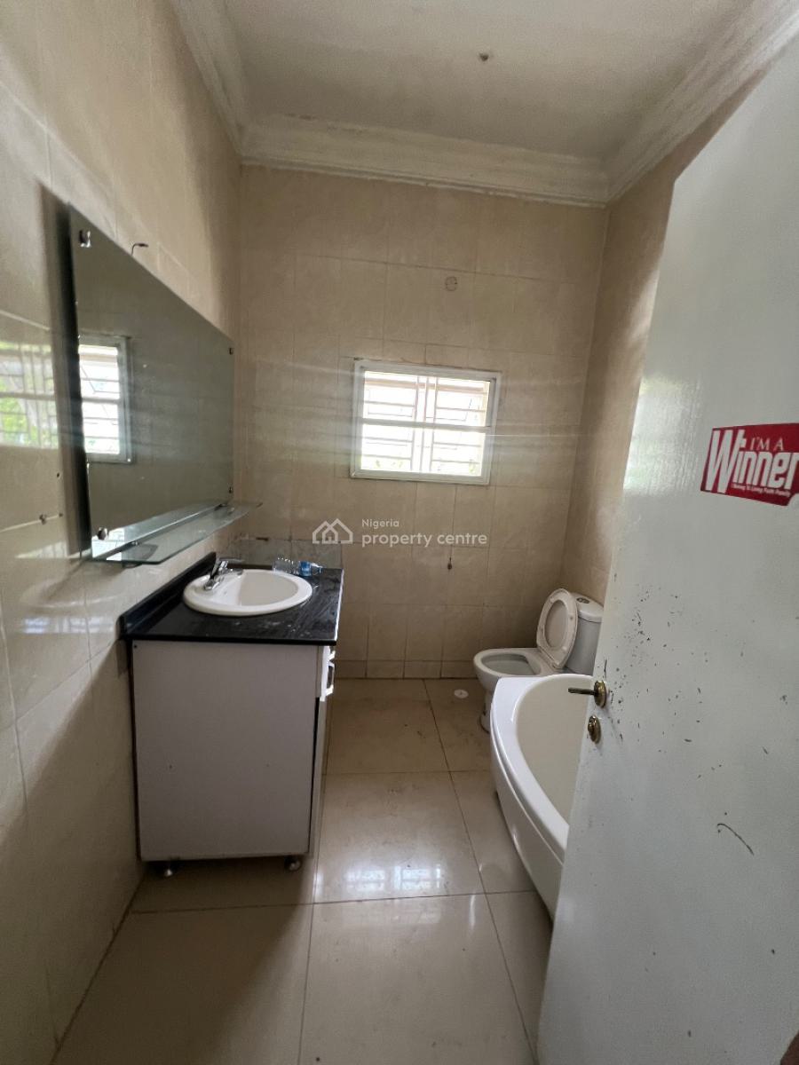 Nice 3 Bedroom Flat with Self Contain Bq, Office/resident)1st Floor, Tarred Rd, Jabi Main(by Shoprite) Tarred Road, Jabi, Abuja, Flat / Apartment for Rent