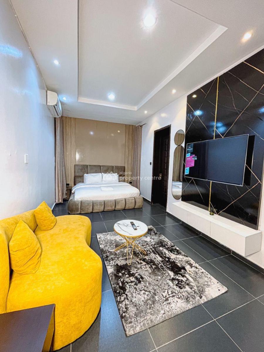 Luxurious 3 Bedroom Apartment with Bq, Lekki, Lagos, Flat / Apartment Short Let