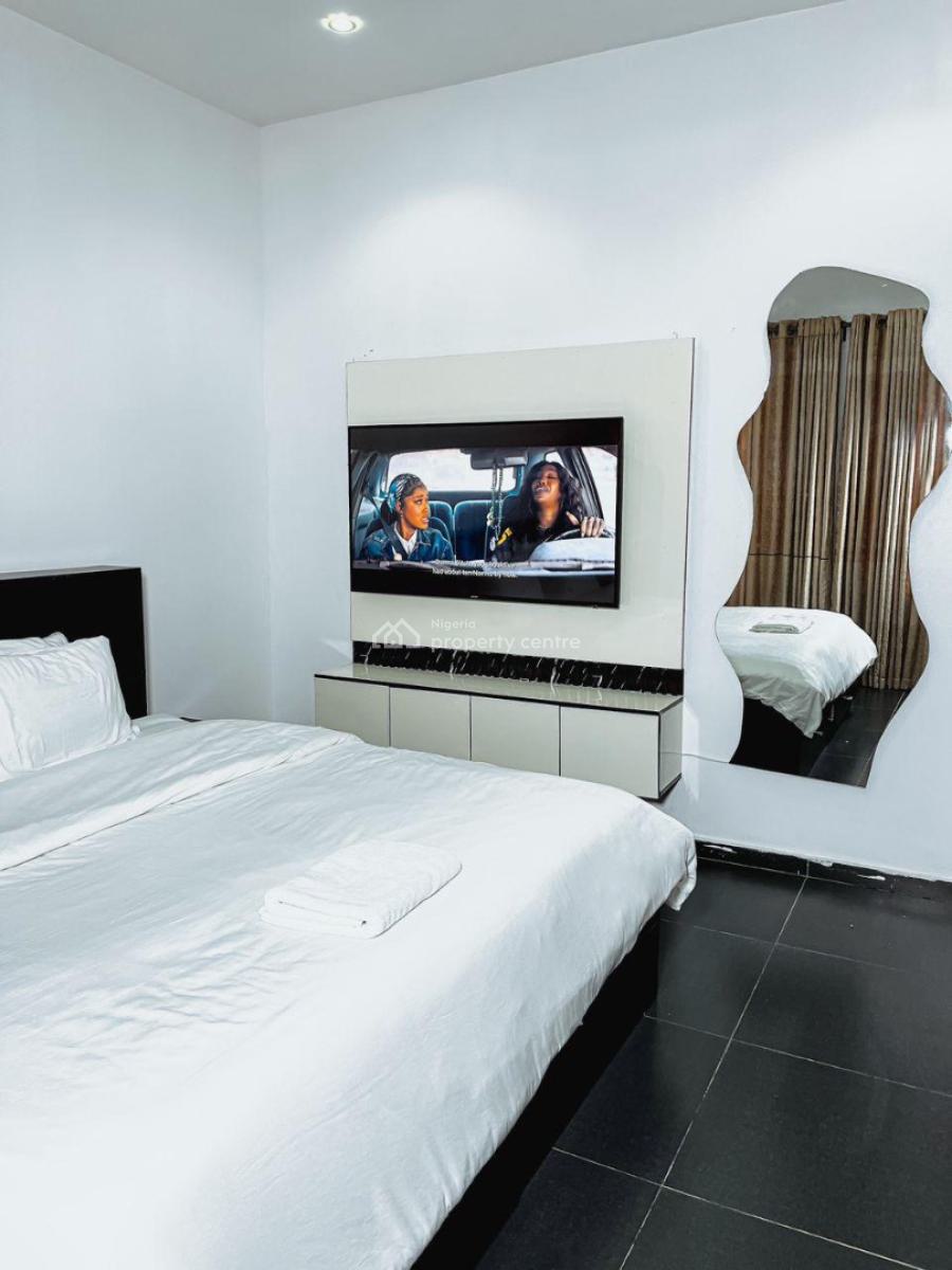 Luxurious 3 Bedroom Apartment with Bq, Lekki, Lagos, Flat / Apartment Short Let