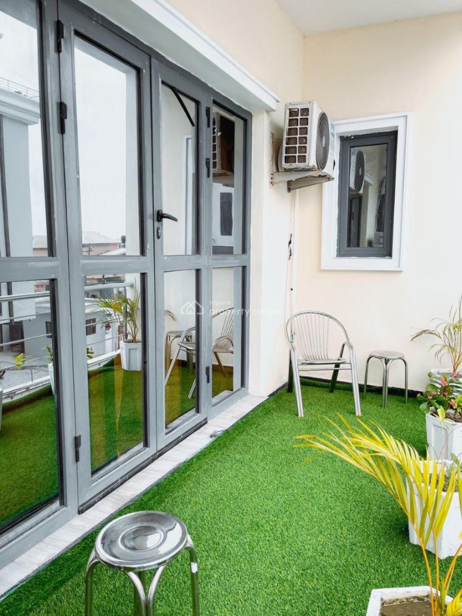 Luxurious 3 Bedroom Apartment with Bq, Lekki, Lagos, Flat / Apartment Short Let