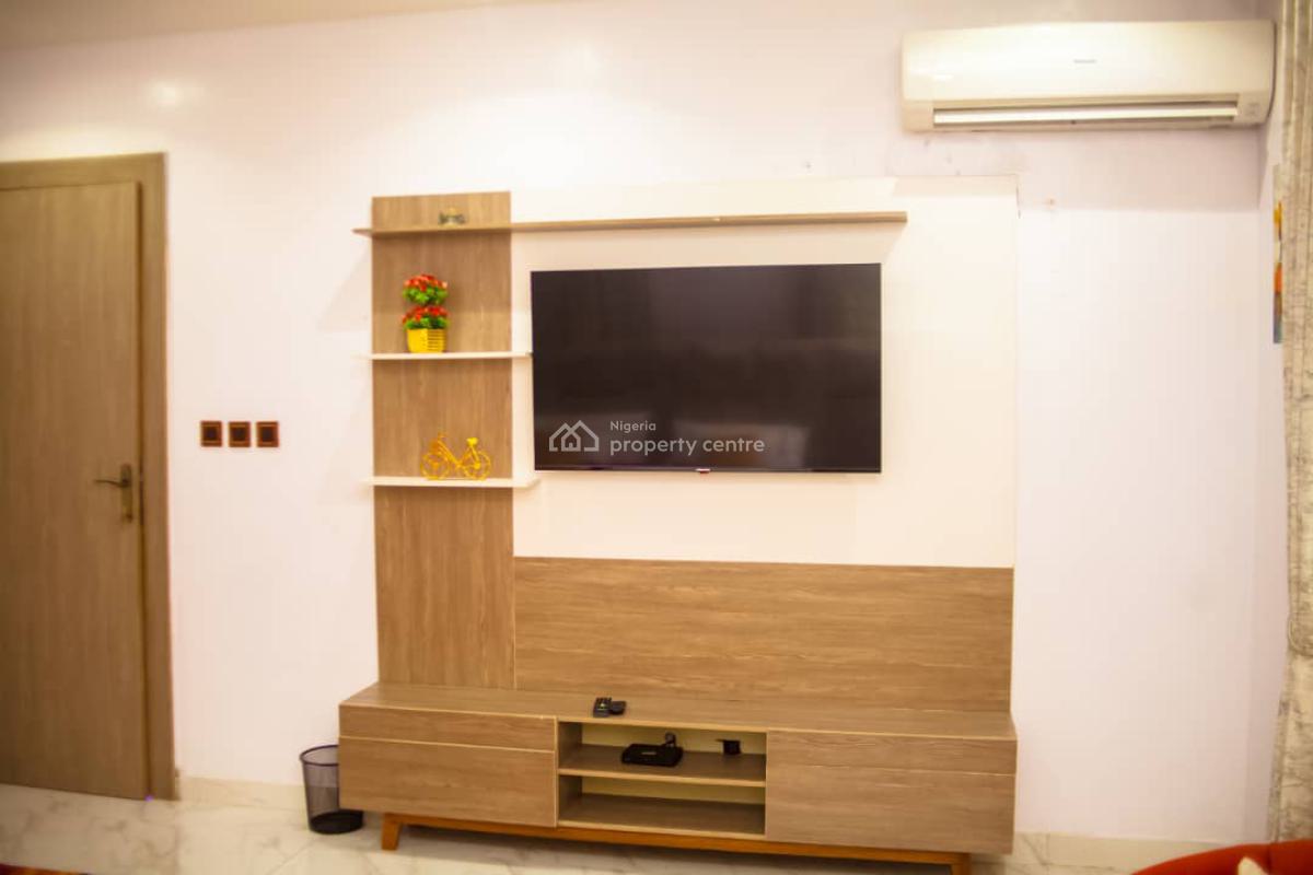 Nicely Furnished 5 Bedroom Apartment, Ikeja Gra, Ikeja, Lagos, Flat / Apartment Short Let