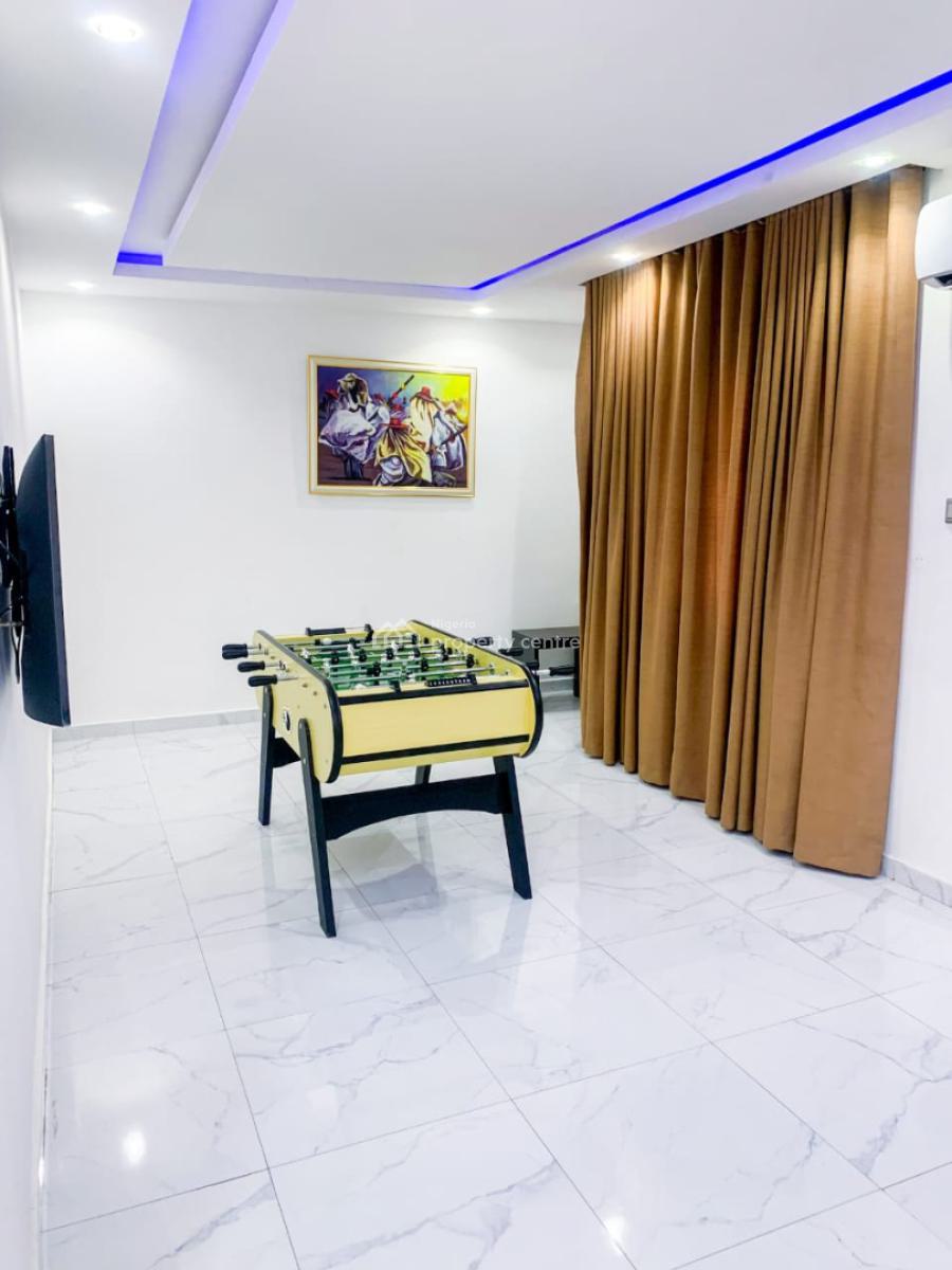 Nicely Furnished 4 Bedroom Apartment, Magodo, Lagos, Flat / Apartment Short Let