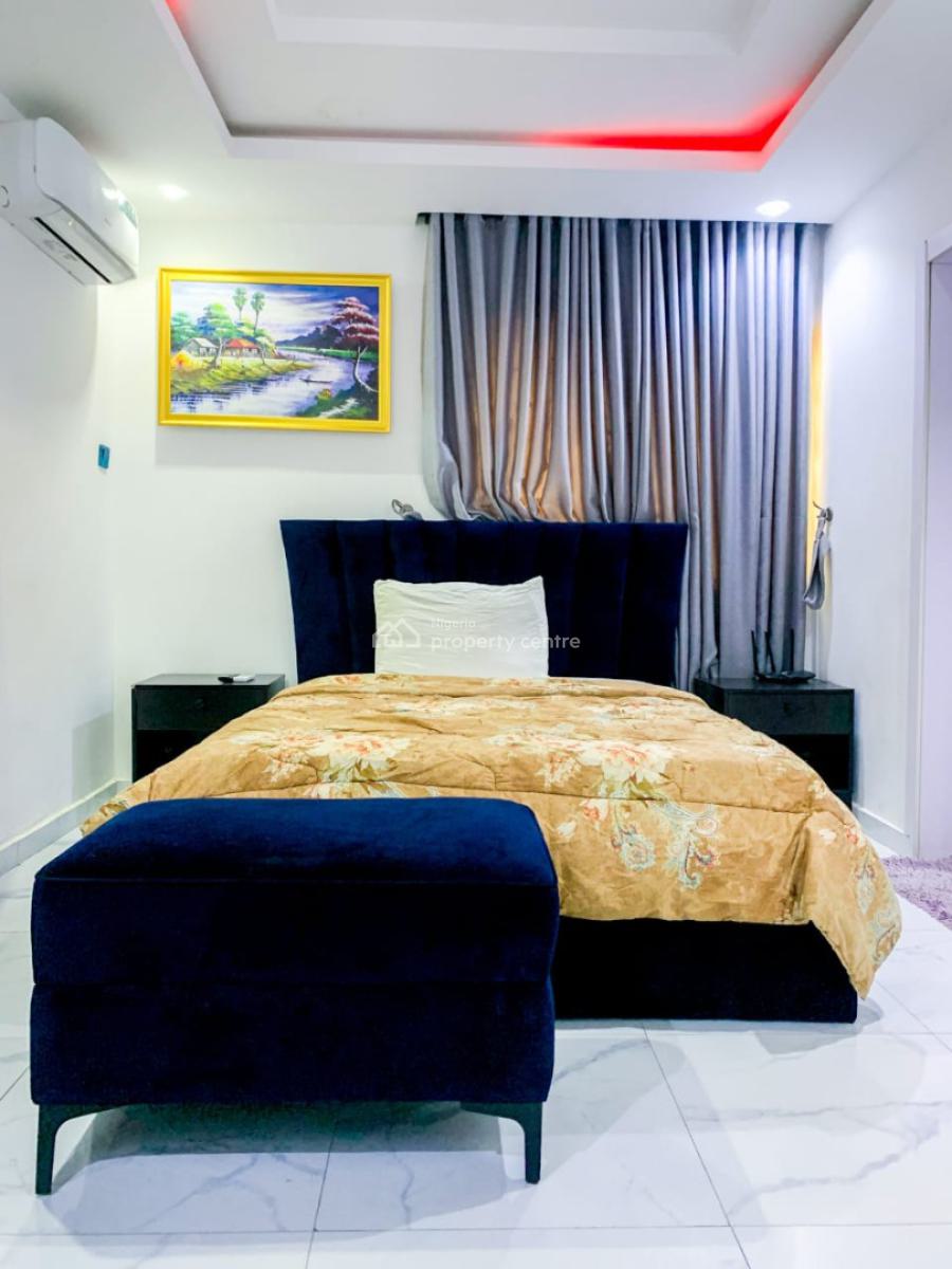Nicely Furnished 4 Bedroom Apartment, Magodo, Lagos, Flat / Apartment Short Let