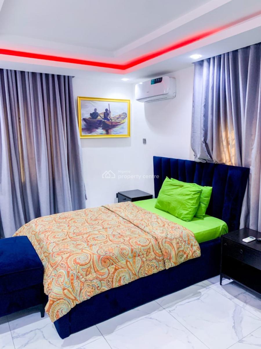 Nicely Furnished 4 Bedroom Apartment, Magodo, Lagos, Flat / Apartment Short Let