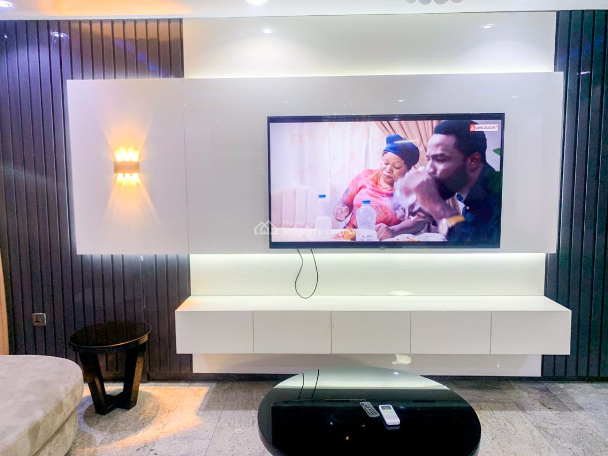 Nicely Furnished 4 Bedroom Apartment, Magodo, Lagos, Flat / Apartment Short Let